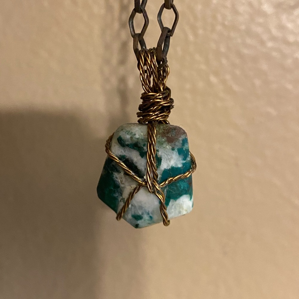 Wire wrapped chrysacolla